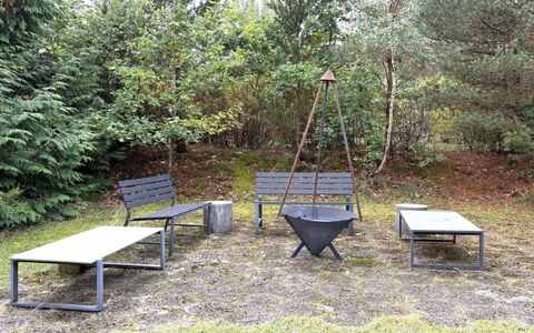 Haralde - 1.4Km from the Sea: 