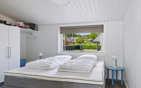 Eljas - 10M from the Sea: Soveværelse, Seng, Loft, Bed Frame, Sengetøj, Sengetøj, Sengetøj, Madras, Pude, Hotel