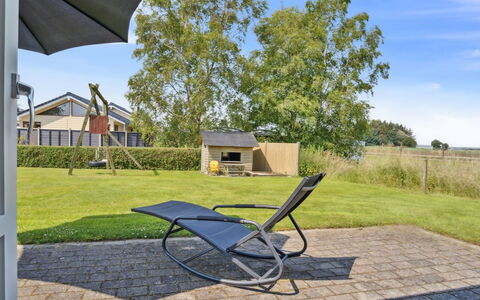 Neno - 100M from the Sea: Blå, Sommerhus, Hus, Hjem, Stuehus, Estate, Sidespor