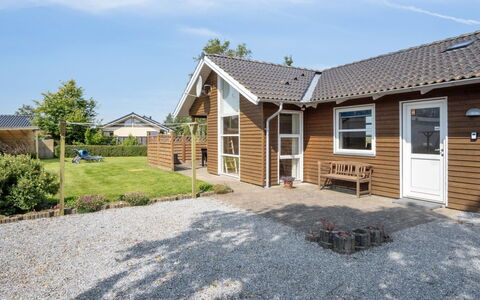 Neno - 100M from the Sea: Blå, Sommerhus, Hus, Hjem, Stuehus, Estate, Sidespor
