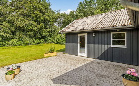 Matias - 30Km from the Sea: Møbel, Træ, Indretning, Gulvbelægning, Etage, Stol, Værelse, Loft, Stue, Lejlighed