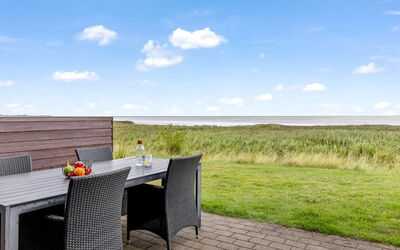 Auwe - 3.5Km from the Sea