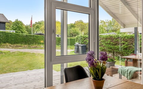 Maini - 350M from the Sea: Træ, Dør, Hjem, Veranda, Stol, Udendørs Møbler, Hårdttræ, Bejdse, Sidespor, Home Dør