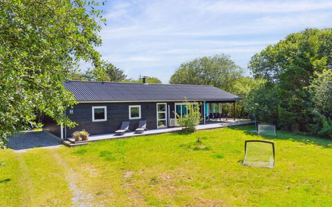 Thurgot - 100M from the Sea: Tag, Hus, Hjem, Sommerhus, Sidespor, Estate, Indkørsel, Garden Bygninger, Gård, Skur