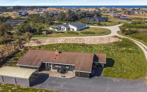 Peder - 700M from the Sea: Træ, Møbel, Lejlighed, Værelse, Loft, Bejdse, Stol, Hårdttræ, Klarlak, Tømmer