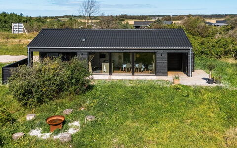 Afkar - 900M from the Sea: Møbel, Træ, Indretning, Gulvbelægning, Etage, Stol, Værelse, Loft, Stue, Lejlighed