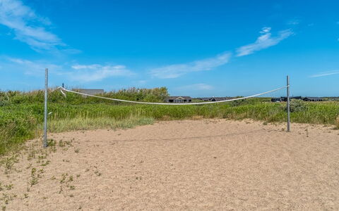Jonas - 450M from the Sea: Møbel, Træ, Indretning, Gulvbelægning, Etage, Stol, Værelse, Loft, Stue, Lejlighed