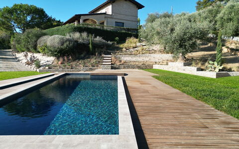 Villa Carciofa: Svømmepøl, Have, Landscaping, Water Feature, Backyard, Flise, Walkway
