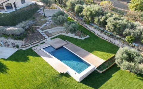 Villa Carciofa: Have, Busk, Svømmepøl, Landscaping, Backyard, Estate, Lawn, Gård, Villa, Gårdsplads