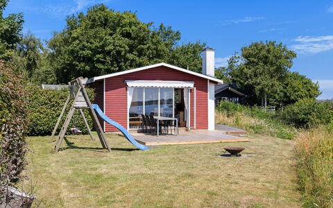 Rajna - 30M from the Sea: Møbel, Træ, Indretning, Gulvbelægning, Etage, Stol, Værelse, Loft, Stue, Lejlighed
