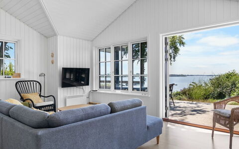 Edvardsine - 40M from the Sea: Blå, Sommerhus, Hus, Hjem, Stuehus, Estate, Sidespor