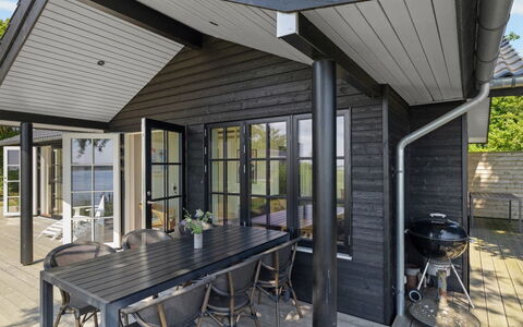 Edvardsine - 40M from the Sea: Blå, Sommerhus, Hus, Hjem, Stuehus, Estate, Sidespor