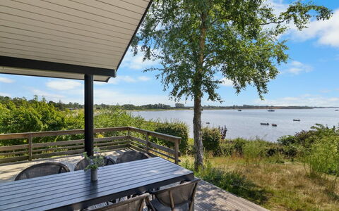 Edvardsine - 40M from the Sea: Blå, Sommerhus, Hus, Hjem, Stuehus, Estate, Sidespor