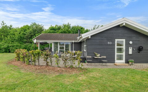 Moa - 350M from the Sea: Møbel, Træ, Indretning, Gulvbelægning, Etage, Stol, Værelse, Loft, Stue, Lejlighed