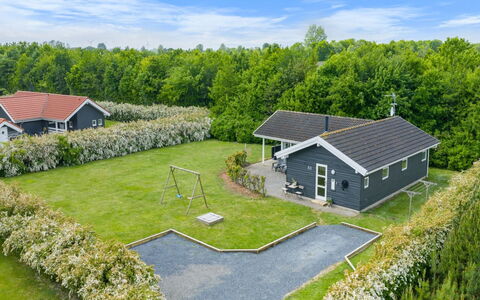 Moa - 350M from the Sea: Hjem, Sommerhus, Estate, Have, Lawn, Landscaping, Gård, Stuehus, Indkørsel, Garden Bygninger