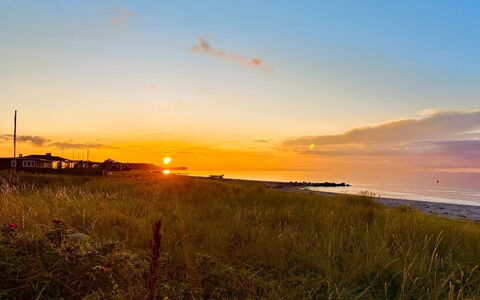 Nedelko - 20M from the Sea: Himmel, Horisont, Afterglow, Solnedgang, Skumring, Orange, Gul, Solopgang, Økoregion, Sky