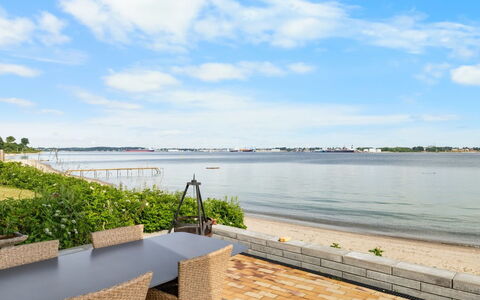 Yngvy - 10M from the Sea: Hus, Tag, Hjem, Sommerhus, Busk, Bunddække, Estate, Stuehus, Sidespor, Garden Bygninger