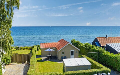 Astrath - 10M from the Sea: Hav, Sommerhus, Kyst, Ocean, Estate, Kyst, Landscaping, Bugt, Tropics