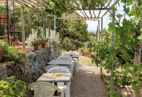 La Torre sul Ponte, Seaview, Garden: Skygge, Have, Landbrug, Plantation, Stol, Udendørs Møbler, Udendørs Struktur, Udendørs Bord