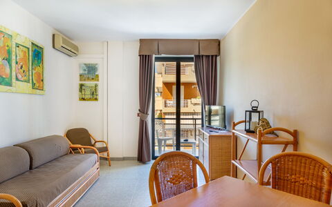 Alghero Residence, Seaside Apartments: Lejlighed, Møbel, Ejerlejlighed, Altan, Stol, Skygge, Bejdse, Hotel