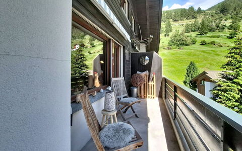 Chez Gredia: Hjem, Lejlighed, Altan, Sommerhus, Hårdttræ, Veranda, Design, Stol, Villa, Stueplante