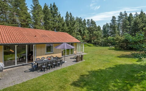 Galia - 2.5Km from the Sea: Møbel, Træ, Indretning, Gulvbelægning, Etage, Stol, Værelse, Loft, Stue, Lejlighed