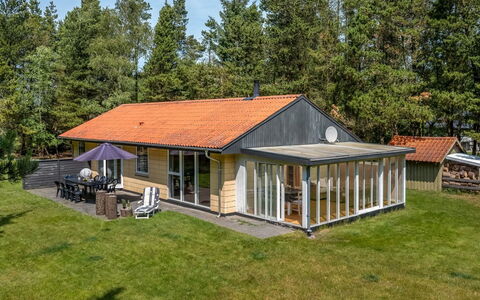 Galia - 2.5Km from the Sea: Møbel, Træ, Indretning, Gulvbelægning, Etage, Stol, Værelse, Loft, Stue, Lejlighed
