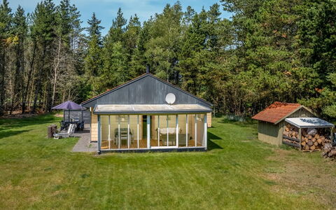 Galia - 2.5Km from the Sea: Møbel, Træ, Indretning, Gulvbelægning, Etage, Stol, Værelse, Loft, Stue, Lejlighed