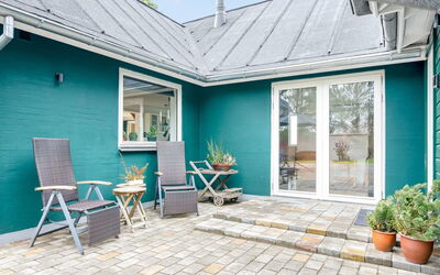 Nele - 1.4Km from the Sea