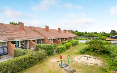 Melle - 500M from the Sea: Tag, Hus, Hjem, Sommerhus, Dør, Sidespor, Dæk, Veranda, Planke, Hårdttræ