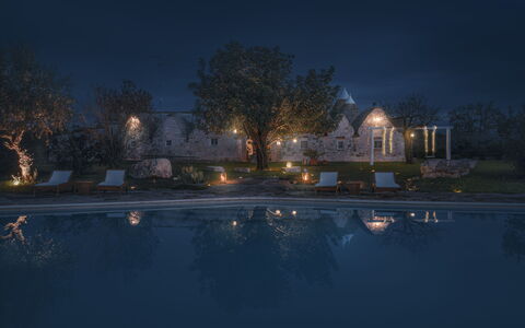 Trulli Experience, Pool, Monopoli: Nat, Svømmepøl, Estate, Skumring, Aften, Afspejling, Midnat, Landskab Belysning, Landscaping, Gård