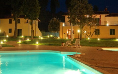 Tenuta Borgo al Sole: Estate, Hacienda, Villa, Lawn, Udvej, Gård, Hotel, Eco Hotel, Svømmepøl, Stuehus