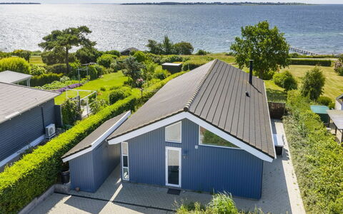 Ubavka - 100M from the Sea: Blå, Sommerhus, Hus, Hjem, Stuehus, Estate, Sidespor