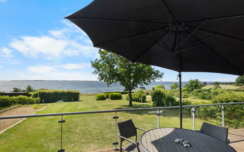 Ubavka - 100M from the Sea: Blå, Sommerhus, Hus, Hjem, Stuehus, Estate, Sidespor