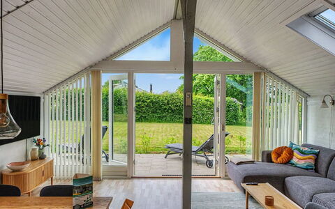 Hielm - 490M from the Sea: Træ, Loft, Indretning, Gulvbelægning, Etage, Hjem, Stue, Stol, Hårdttræ, Trægulve
