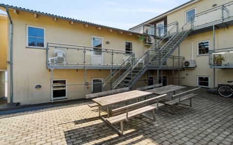 Juna - 50M from the Sea: Blå, Sommerhus, Hus, Hjem, Stuehus, Estate, Sidespor