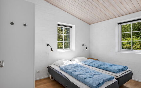 Merit - 3.2Km from the Sea: Træ, Soveværelse, Hjem, Loft, Etage, Bed Frame, Seng, Sengetøj, Sommerhus, Sengetøj