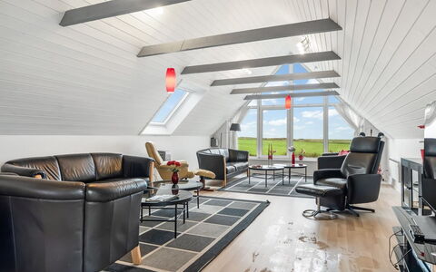 Siljana - 200M from the Sea: Møbel, Træ, Indretning, Gulvbelægning, Etage, Stol, Værelse, Loft, Stue, Lejlighed