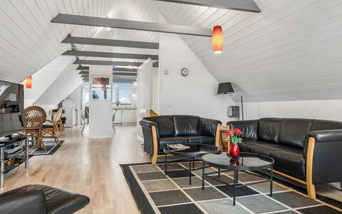 Siljana - 200M from the Sea: Møbel, Træ, Indretning, Gulvbelægning, Etage, Stol, Værelse, Loft, Stue, Lejlighed
