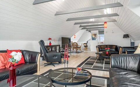Siljana - 200M from the Sea: Møbel, Træ, Indretning, Gulvbelægning, Etage, Stol, Værelse, Loft, Stue, Lejlighed