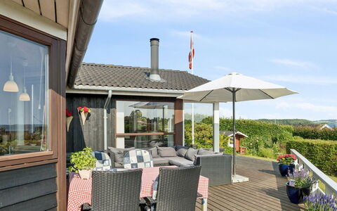 Viggo - 200M from the Sea: Træ, Hjem, Veranda, Dæk, Hårdttræ, Tag, Bejdse, Trægulve, Eco Hotel