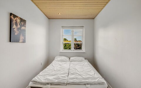 Pauna - 2.5Km from the Sea: Væg, Træ, Etage, Soveværelse, Gulvbelægning, Loft, Seng, Indretning, Sengetøj, Bed Frame