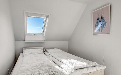 Pauna - 2.5Km from the Sea: Træ, Soveværelse, Etage, Sengetøj, Sengetøj, Gulvbelægning, Seng, Sengetøj, Bed Frame, Dagslys