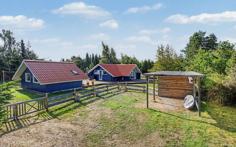 Lycka - 700M from the Sea: Træ, Hjem, Veranda, Dæk, Hårdttræ, Tag, Bejdse, Trægulve, Eco Hotel