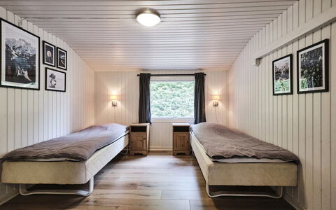 Blandina - 500M from the Sea: Træ, Møbel, Etage, Gulvbelægning, Indretning, Seng, Soveværelse, Loft, Værelse, Bed Frame