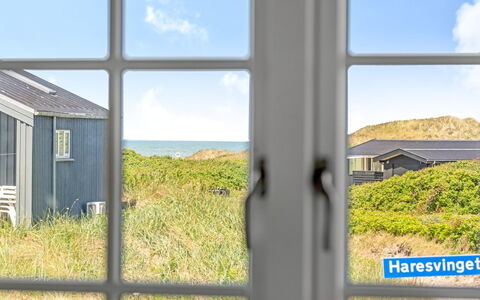 Åsta - 200M from the Sea: Møbel, Træ, Indretning, Gulvbelægning, Etage, Stol, Værelse, Loft, Stue, Lejlighed
