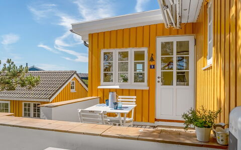 Åsta - 200M from the Sea: Møbel, Træ, Indretning, Gulvbelægning, Etage, Stol, Værelse, Loft, Stue, Lejlighed