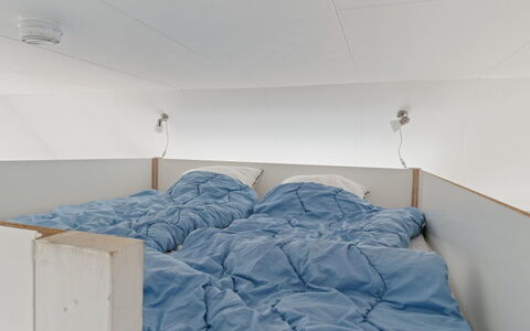 Ruse - 6Km from the Sea: Soveværelse, Gulvbelægning, Etage, Seng, Sengetøj, Sengetøj, Sengetøj, Loft, Bed Frame, Madras