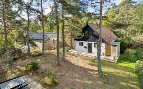 Bedrija - 200M from the Sea: Blå, Sommerhus, Hus, Hjem, Stuehus, Estate, Sidespor
