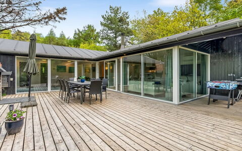 Simjanka - 800M from the Sea: Træ, Hjem, Tag, Dør, Dæk, Skygge, Trægulve, Veranda, Hårdttræ, Estate